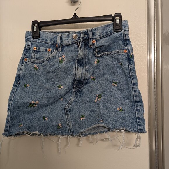 Dresses & Skirts - Floral embroidered denim skirt